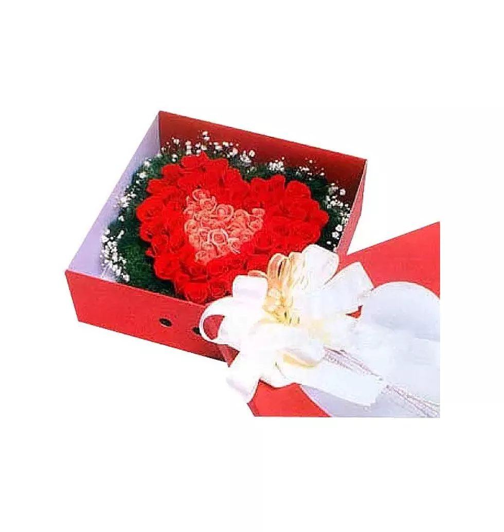 Heart Shaped Roses Box