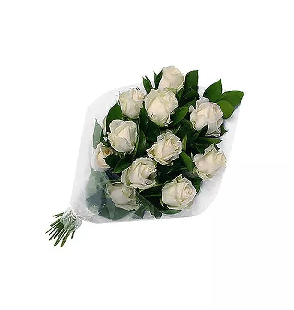 1 dozen white roses in a bouque